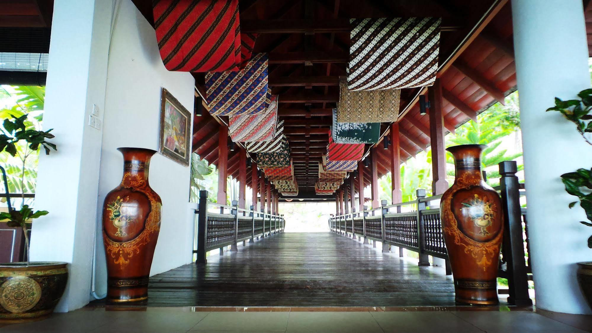 Sari Pacifica Resort & Spa, Sibu Island, Johor Pulau Sibu Exteriör bild