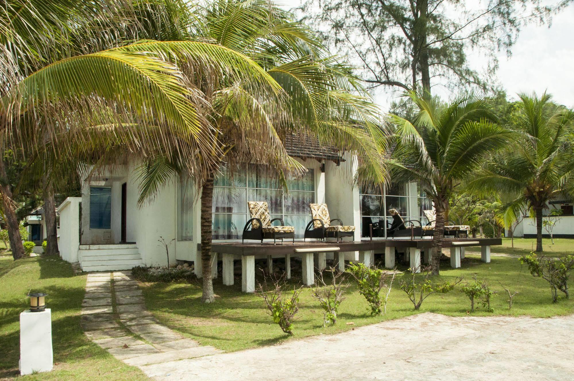 Sari Pacifica Resort & Spa, Sibu Island, Johor Pulau Sibu Exteriör bild