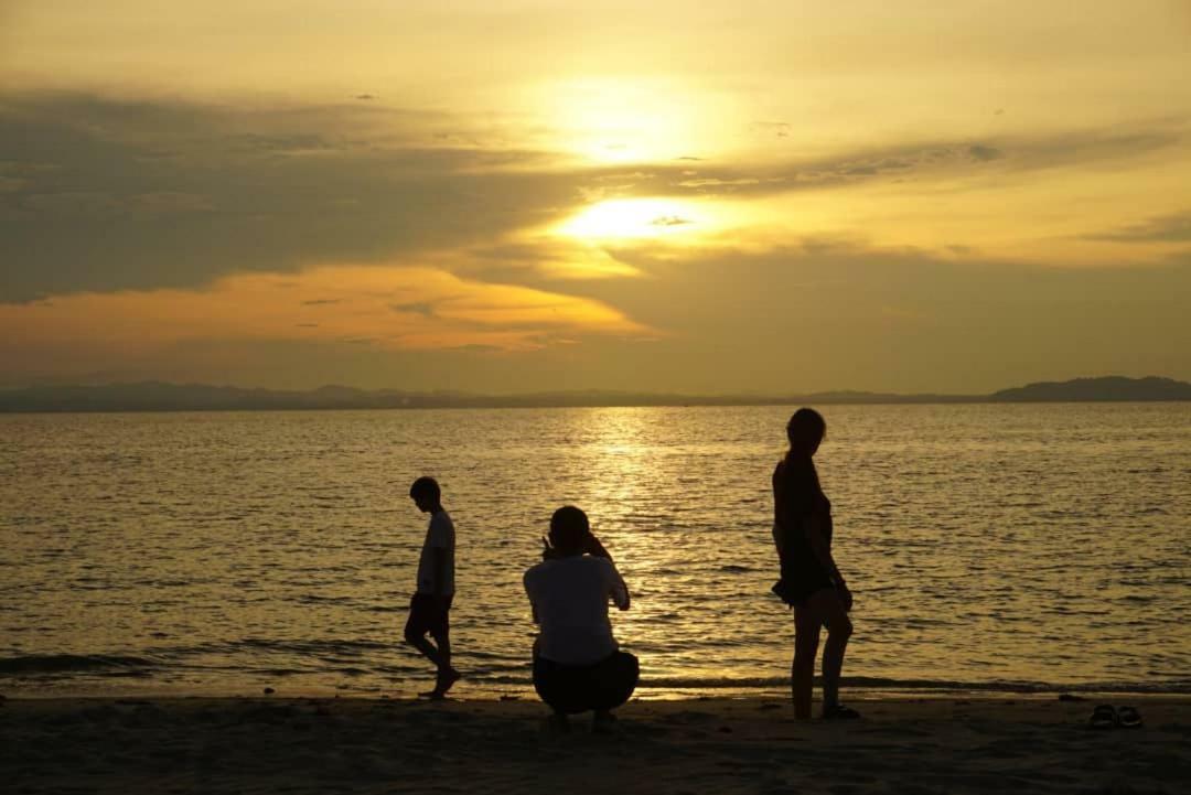 Sari Pacifica Resort & Spa, Sibu Island, Johor Pulau Sibu Exteriör bild